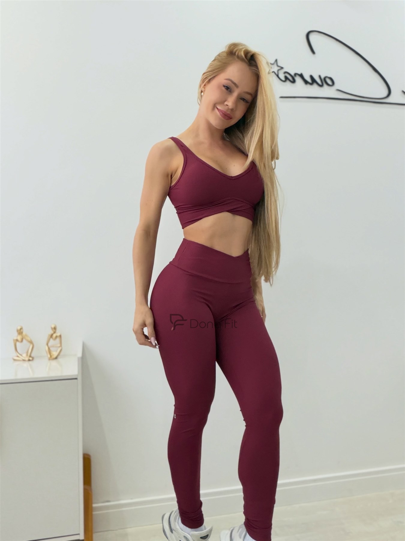 Detalhe Conjunto Valentino Vinho